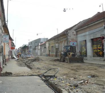 Începe asfaltarea pe jumătate din strada Iuliu Maniu